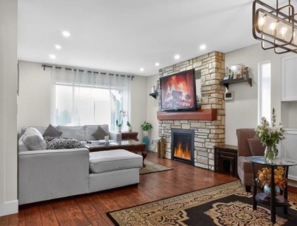 Photo 3 at 22905 113 Avenue, East Central, Maple Ridge