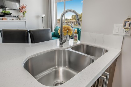 Photo 10 at 604 - 22318 Lougheed Highway, West Central, Maple Ridge