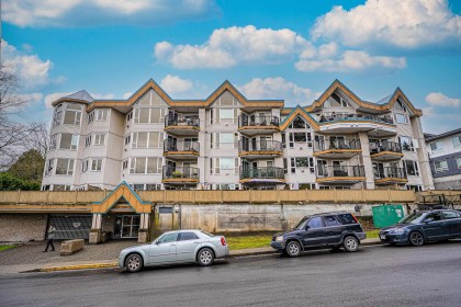 Photo 2 at 205 - 11595 Fraser Street, East Central, Maple Ridge