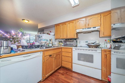 Photo 9 at 205 - 11595 Fraser Street, East Central, Maple Ridge