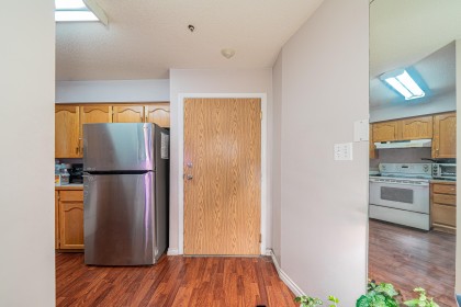 Photo 10 at 205 - 11595 Fraser Street, East Central, Maple Ridge