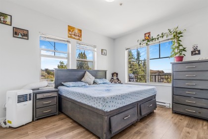 Photo 5 at 306 - 22290 North Avenue, West Central, Maple Ridge