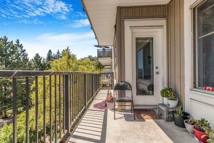 Photo 9 at 306 - 22290 North Avenue, West Central, Maple Ridge