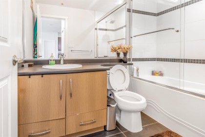 Photo 8 at 306 - 22290 North Avenue, West Central, Maple Ridge