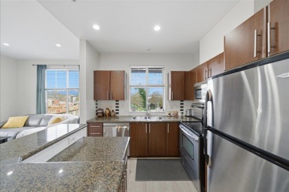 Photo 10 at 410 - 2478 Shaughnessy Street, Central Pt Coquitlam, Port Coquitlam