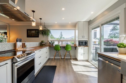 Photo 8 at 22534 Kendrick Loop, East Central, Maple Ridge