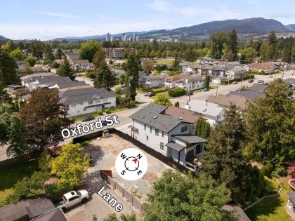 Photo 3 at 3142 Oxford Street, Glenwood PQ, Port Coquitlam