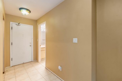 Photo 2 at 203 - 22222 119 Avenue, West Central, Maple Ridge