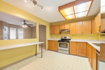 Photo 3 at 203 - 22222 119 Avenue, West Central, Maple Ridge