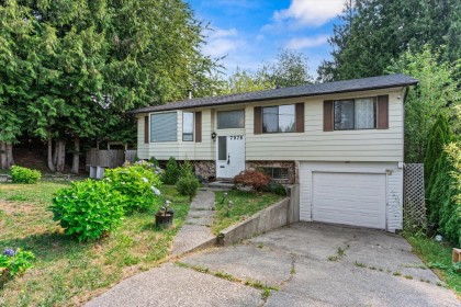 Photo 2 at 7976 Tanager Street, Mission BC, Mission