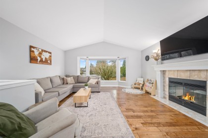 Photo 10 at 21157 Stonehouse Avenue, Northwest Maple Ridge, Maple Ridge