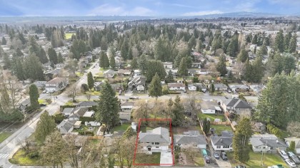 Photo 3 at 11735 210 Street, Southwest Maple Ridge, Maple Ridge