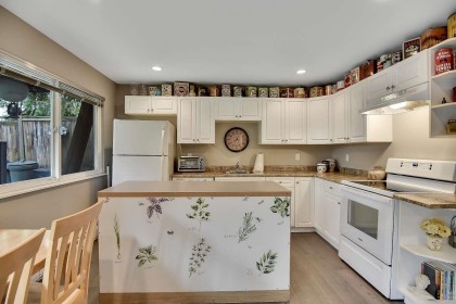 Photo 24 at 20301 Ospring Street, Southwest Maple Ridge, Maple Ridge