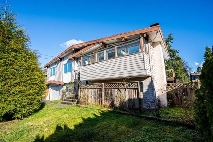 Photo 3 at 11900 Burnett Street, East Central, Maple Ridge