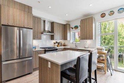 Photo 2 at 21 - 24076 112 Avenue, Cottonwood MR, Maple Ridge