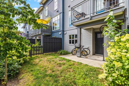 Photo 17 at 21 - 24076 112 Avenue, Cottonwood MR, Maple Ridge