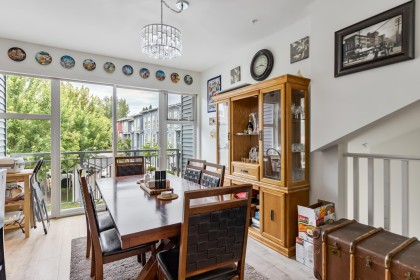 Photo 3 at 21 - 24076 112 Avenue, Cottonwood MR, Maple Ridge