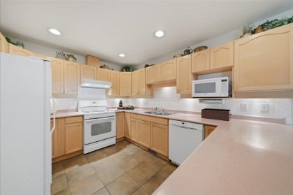 Photo 10 at 14 - 11355 Cottonwood Drive, Cottonwood MR, Maple Ridge