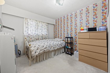 Photo 12 at 2580 Patricia Avenue, Woodland Acres PQ, Port Coquitlam