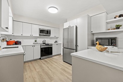 Photo 1 at 2580 Patricia Avenue, Woodland Acres PQ, Port Coquitlam