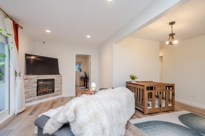 Photo 3 at 8528 Dunn Street, Hatzic, Mission