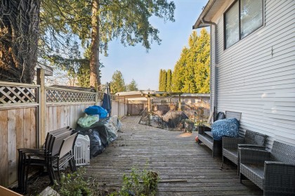 Photo 9 at 22680 Brown Avenue, East Central, Maple Ridge