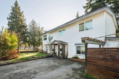 Photo 4 at 22680 Brown Avenue, East Central, Maple Ridge