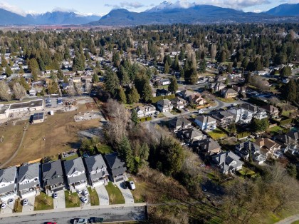 Photo 11 at 20886 River Road, Southwest Maple Ridge, Maple Ridge