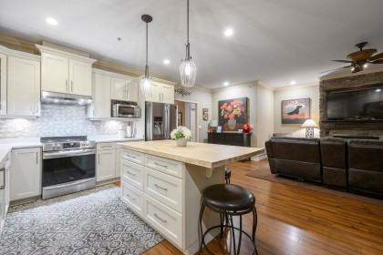 Photo 7 at 21514 Donovan Avenue, West Central, Maple Ridge