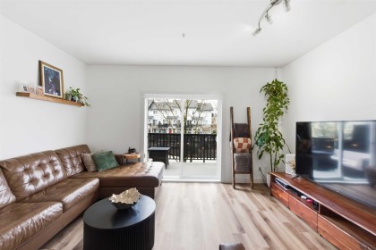 Photo 5 at 18 - 19572 Fraser Way, South Meadows, Pitt Meadows