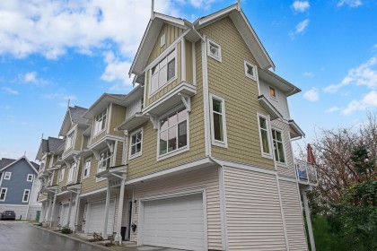 Photo 3 at 1904 - 11295 Pazarena Place, East Central, Maple Ridge