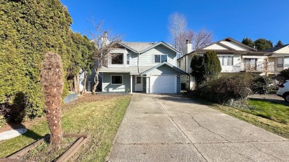 Photo 2 at 2426 Bennie Place, Riverwood, Port Coquitlam