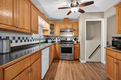 Photo 8 at 21149 Glenwood Avenue, Northwest Maple Ridge, Maple Ridge