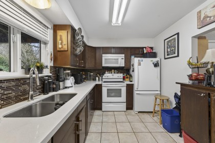 Photo 5 at 21468 Mayo Place, West Central, Maple Ridge