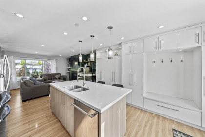 Photo 4 at 3759 Coast Meridian Road, Oxford Heights, Port Coquitlam