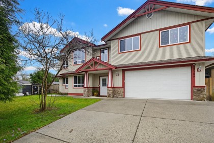 Photo 3 at 12109 Cherrywood Drive, East Central, Maple Ridge