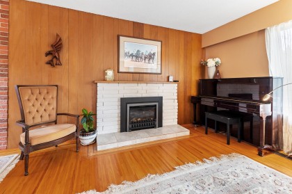 Photo 12 at 1626 Oughton Drive, Mary Hill, Port Coquitlam