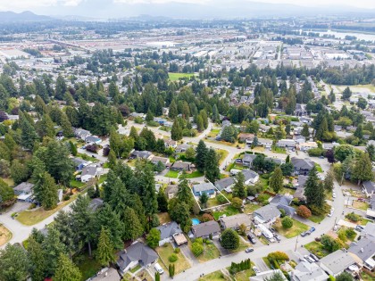 Photo 3 at 1626 Oughton Drive, Mary Hill, Port Coquitlam