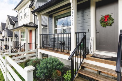 Photo 2 at 25097 112 Avenue, Thornhill MR, Maple Ridge