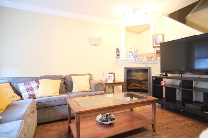Photo 3 at 25 - 22977 116 Avenue, East Central, Maple Ridge