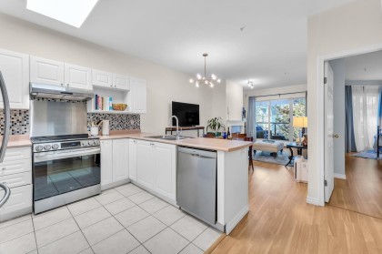 Photo 5 at 215 - 2109 Rowland Street, Central Pt Coquitlam, Port Coquitlam