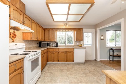 Photo 10 at 23389 Whippoorwill Avenue, Cottonwood MR, Maple Ridge