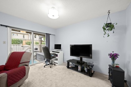 Photo 8 at 14 - 3046 Coast Meridian Road, Birchland Manor, Port Coquitlam