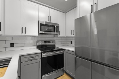 Photo 2 at 201 - 1948 Coquitlam Avenue, Glenwood PQ, Port Coquitlam