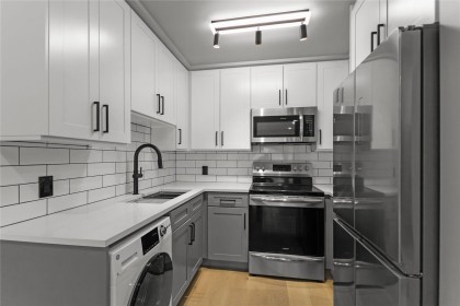 Photo 1 at 201 - 1948 Coquitlam Avenue, Glenwood PQ, Port Coquitlam