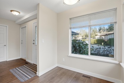 Photo 3 at 32 - 22740 116 Avenue, East Central, Maple Ridge