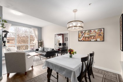 Photo 3 at 402 - 2559 Parkview Lane, Central Pt Coquitlam, Port Coquitlam