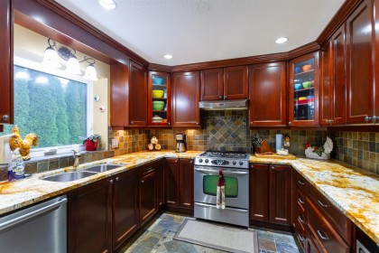 Photo 7 at 12193 Lindsay Place, Northwest Maple Ridge, Maple Ridge