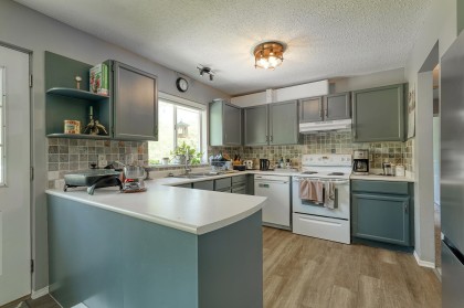 Photo 5 at 10022 Rolley Crescent, Thornhill MR, Maple Ridge