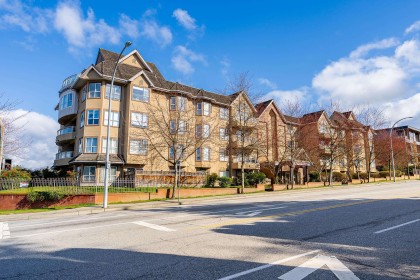 Photo 2 at 406 - 2285 Pitt River Road, Central Pt Coquitlam, Port Coquitlam